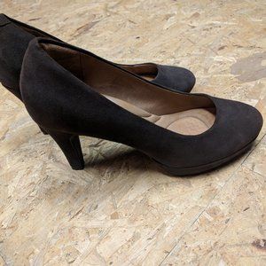 Clarks Suede Pumps, chocolate brown, size 6